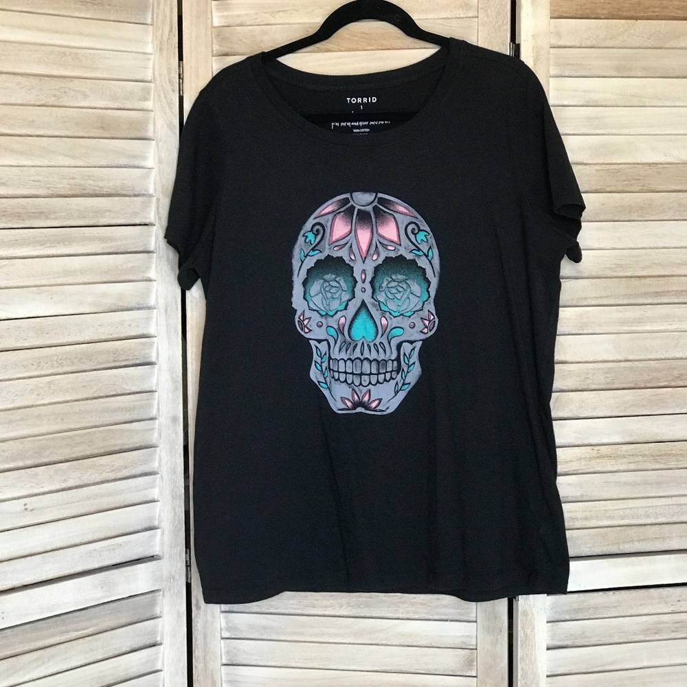 Torrid  Black Cotton T Shirt with Skull Size 1
